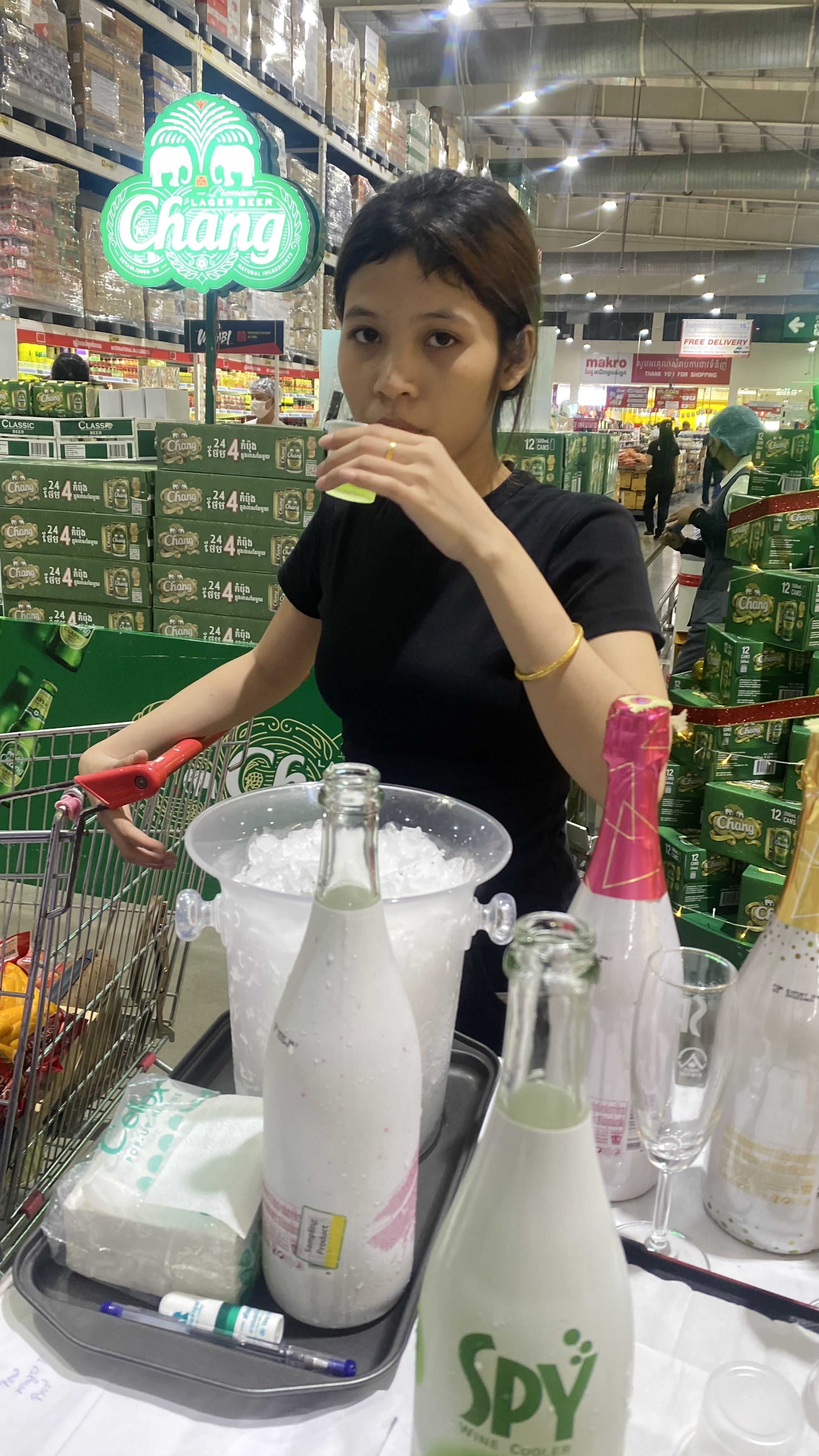 Sparkling Fruit Wine Testing Success at Makro Market Day 3 Highlights - Image 17
